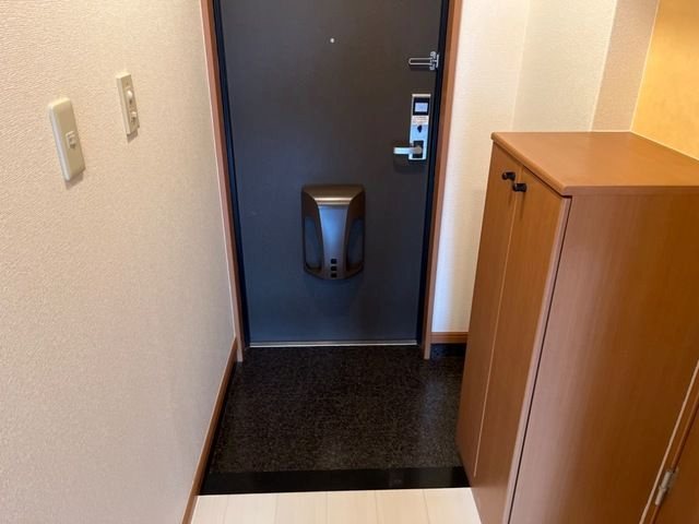 玄関　※掲載情報と物件の現況が異なる場合、現況を優先するものとしま