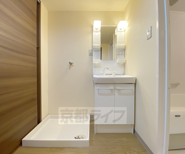 洗面設備　お部屋により洗面台も入れ替えしています。