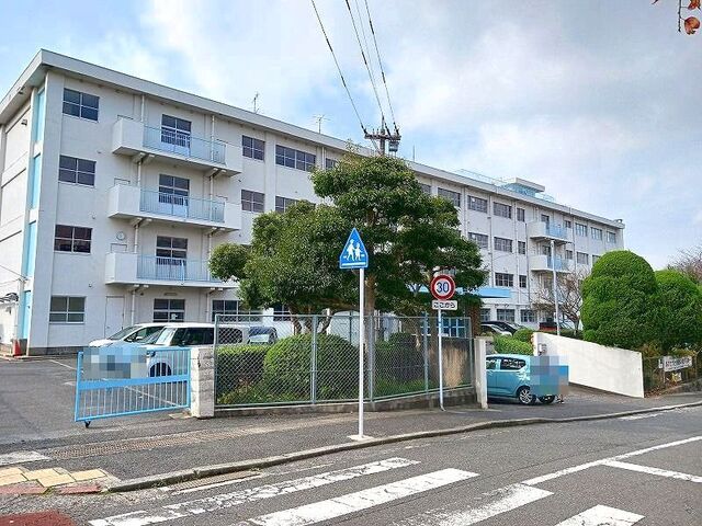小学校　北九州市立　萩ケ丘小学校（小学校）まで850m