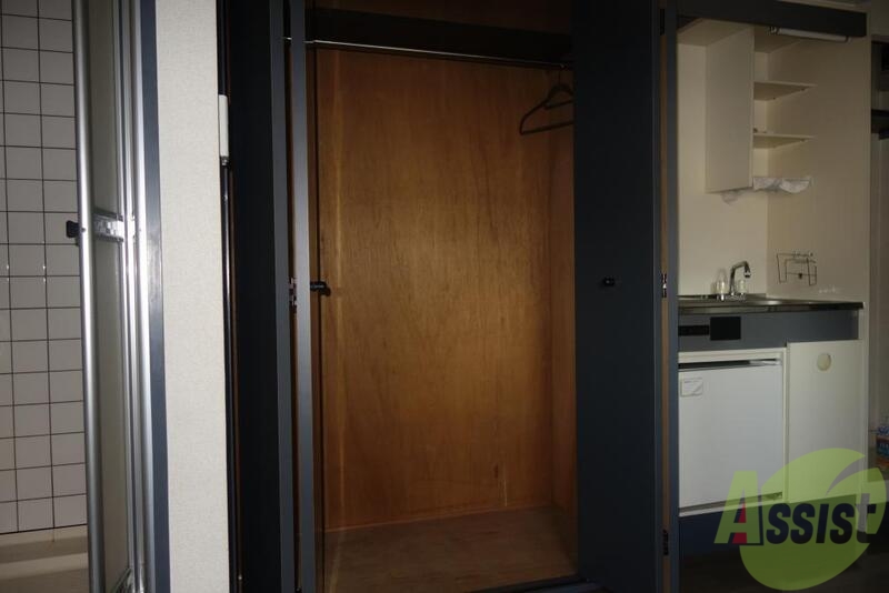 収納　ポール付きのクローゼットです