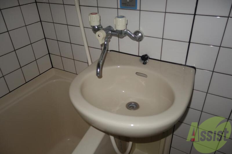 洗面設備　歯ブラシはこちらに置きましょう