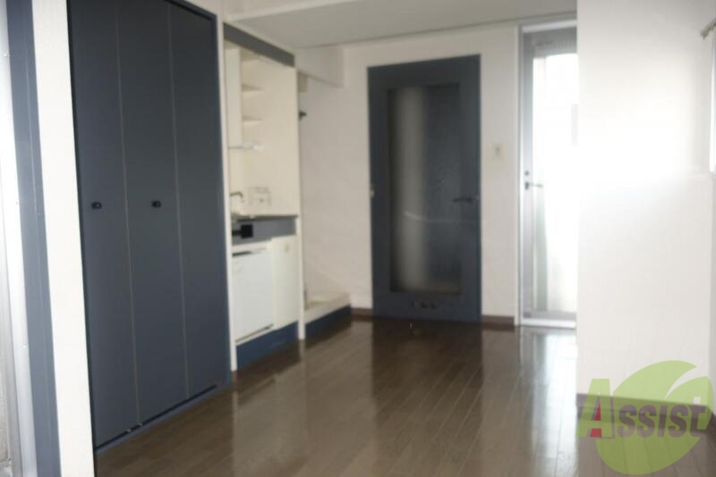 居室・リビング　一人暮らしにはちょうど良いサイズですね