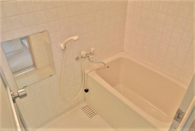 バス・シャワールーム　一日の疲れを、ゆっくり癒せるバスルーム