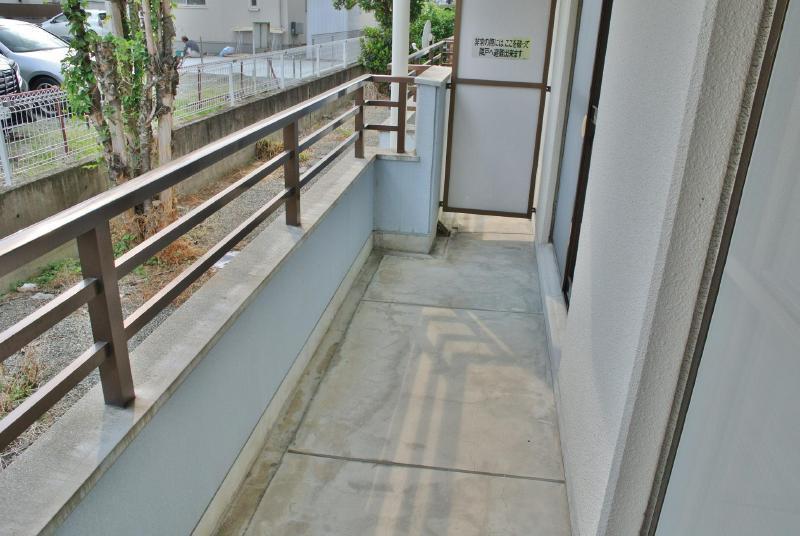 バルコニー　南向きで、洗濯物がよく乾くバルコニー