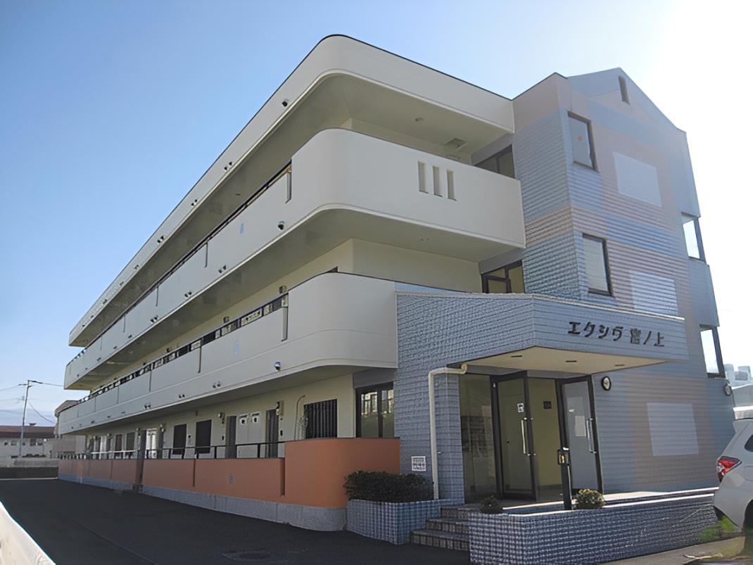 建物外観　手入れの行き届いた外観と共用部が、暮らしの安心感を伝えます。