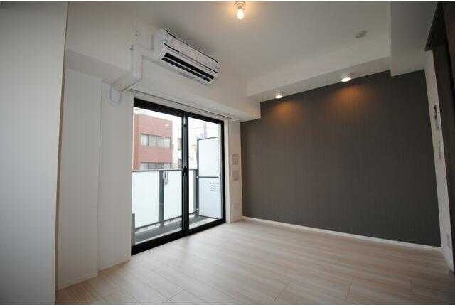 居室・リビング　※同タイプのお部屋の反転写真を使用しています。