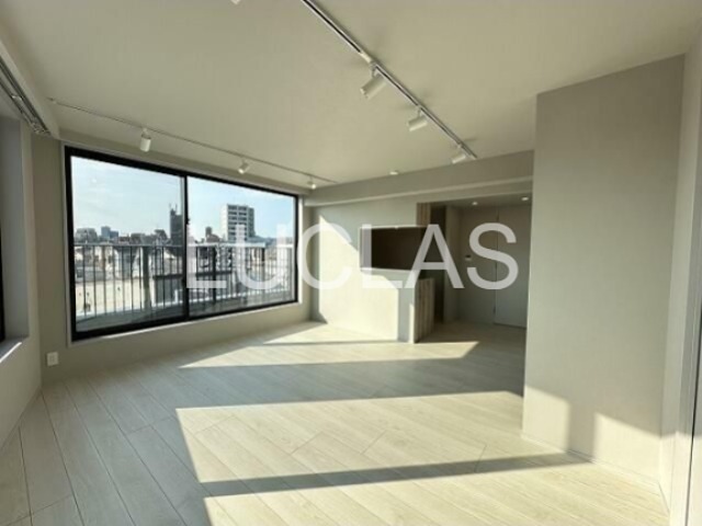 居室・リビング　白基調のくつろぎ空間♪