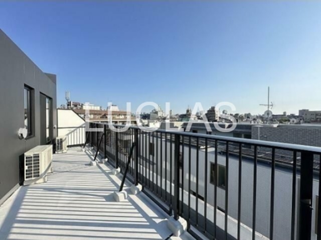 バルコニー　バルコニー付で洗濯物も安心♪