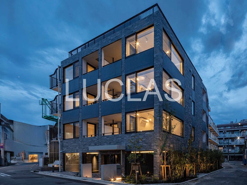 建物外観　『想いの先を照らし出す。』信頼が必要だからこそ、弊社へお任せ