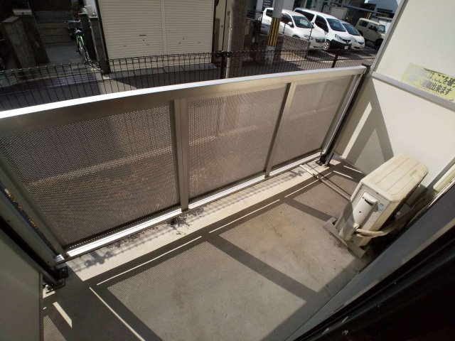 バルコニー　エアコン設置