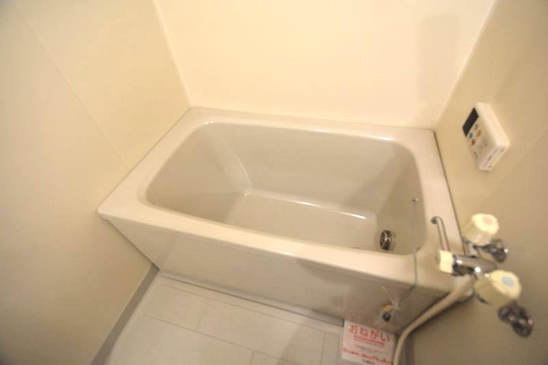 バス・シャワールーム　便利な追い焚き機能付き♪