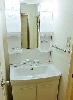 洗面設備　別のお部屋の室内写真になります。