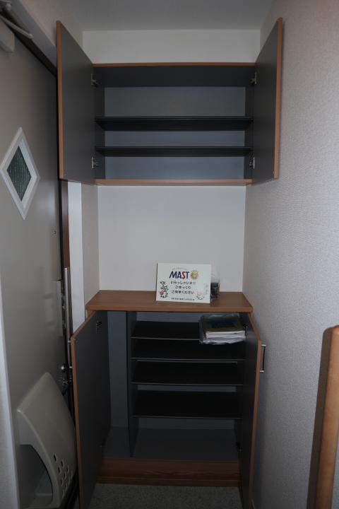 玄関　シューズボックス付きで玄関すっきりです