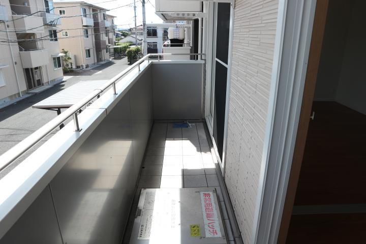 バルコニー　南向きで日当たり良好です