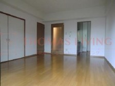 居室・リビング　使い勝手を考えたリビング。(写真は別号室)