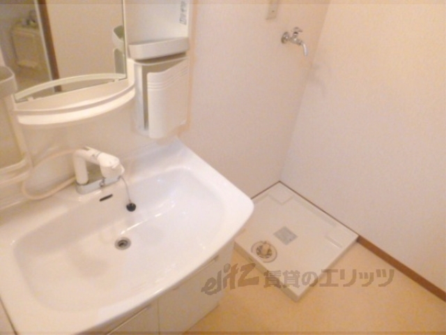 洗面設備　シャンプードレッサー付き。