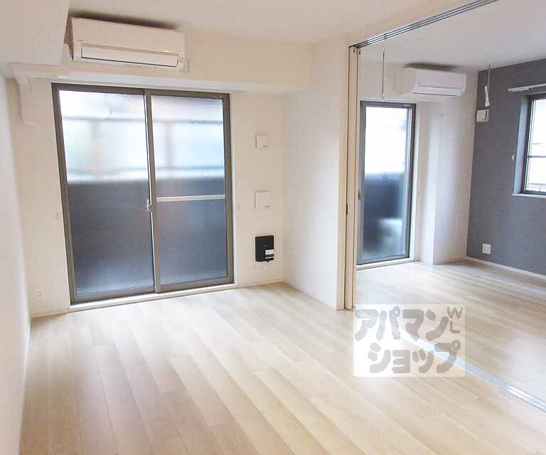 居室・リビング　エアコン２基付いてます！