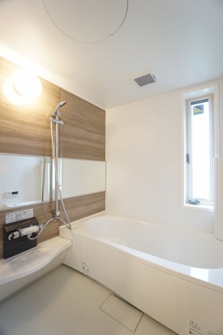 バス・シャワールーム　※同タイプの写真です。