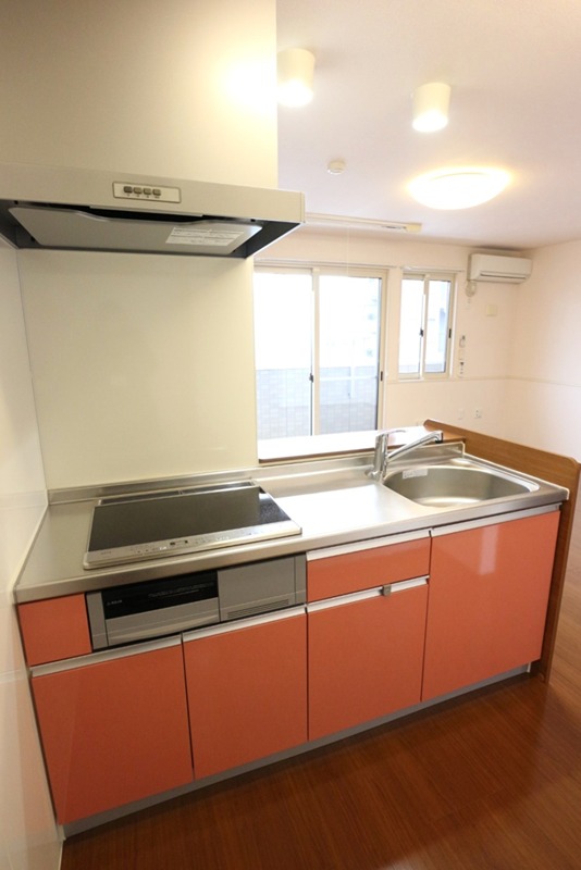 キッチン　3口IHコンロ・グリル付き