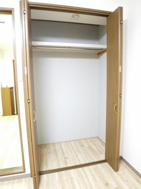 収納　パイプハンガー付き☆畳まず衣類を掛けることができます♪