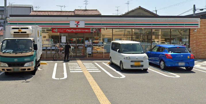 コンビニ　セブンイレブン 東大阪小阪本町2丁目店（コンビニ）まで320m