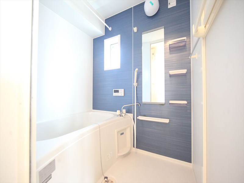 バス・シャワールーム　浴室暖房乾燥機付　追い焚き・オートバス機能付お風呂