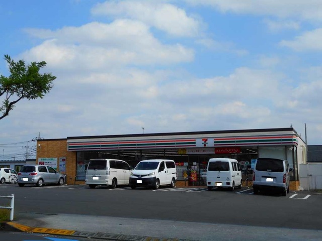 コンビニ　セブンイレブン（コンビニ）まで300m