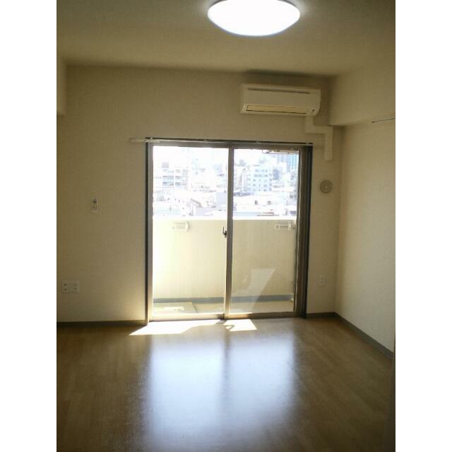 居室・リビング　約８帖！照明は設備ではありません。※写真転用