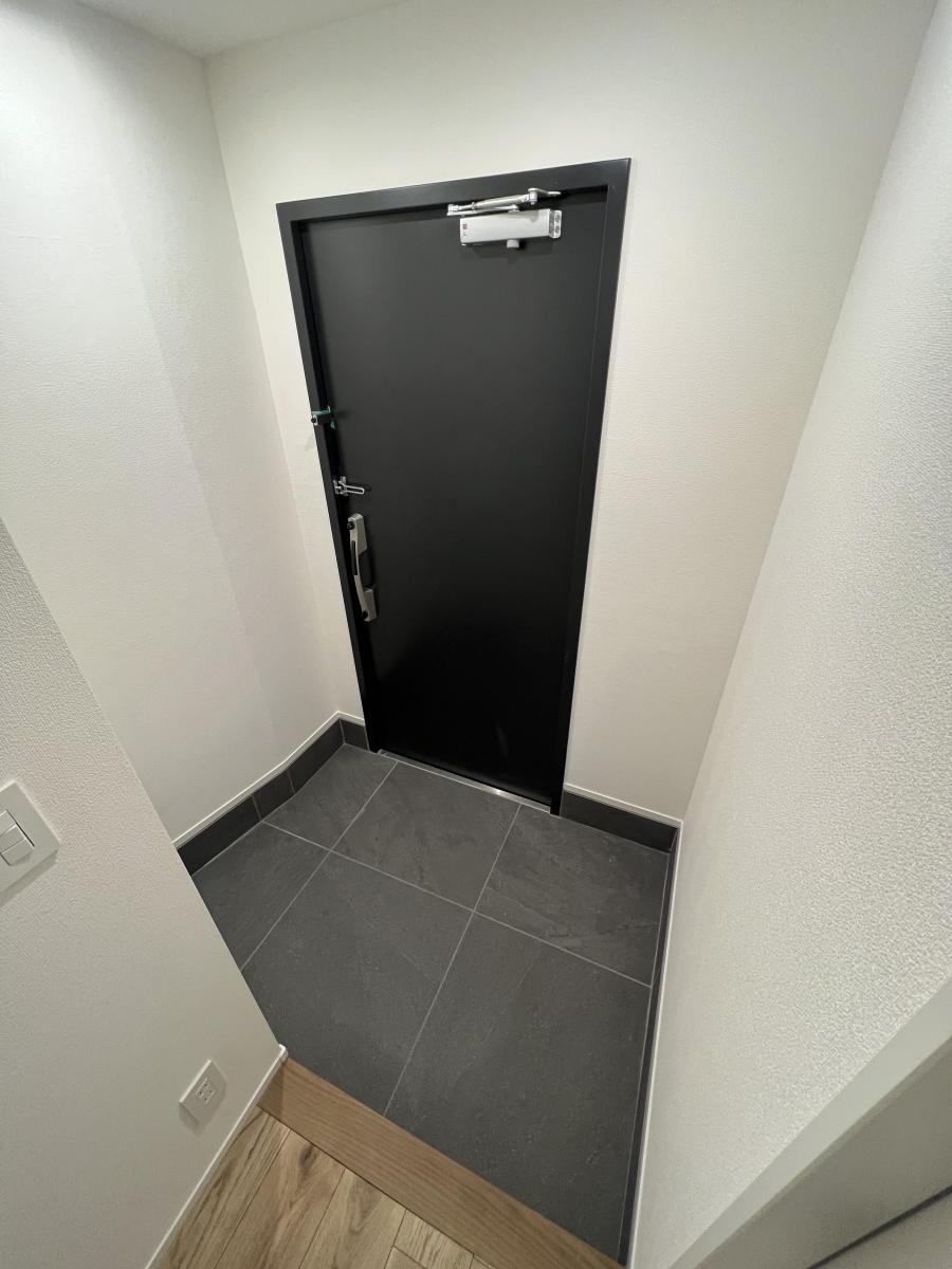 玄関　※別部屋参考写真