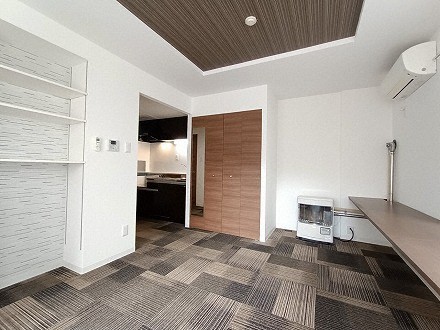 居室・リビング　明るい居間で気持ちまで明るくなりますね！