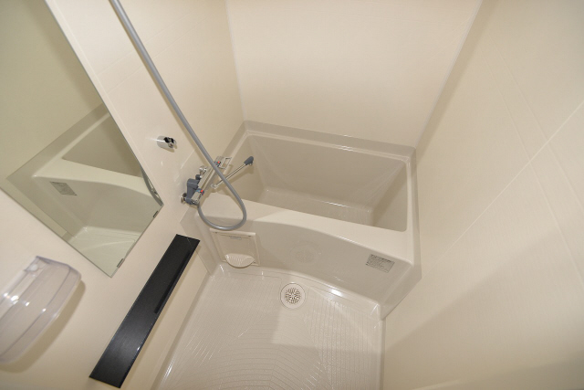 バス・シャワールーム　ゆったり過ごせるお風呂です