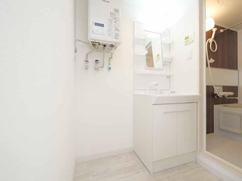 洗面設備　便利な洗面台付きでございます！