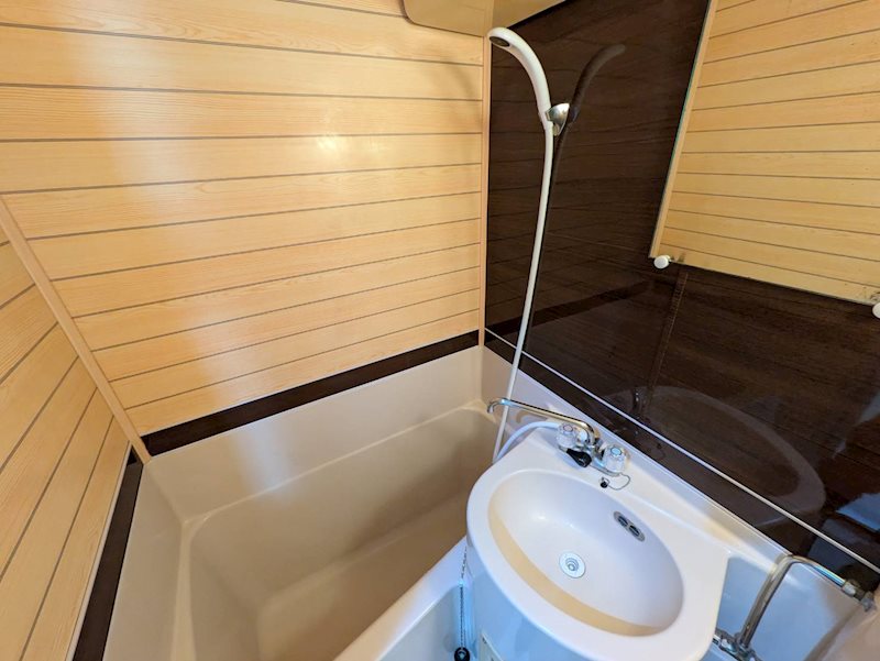 洗面設備　同建物他号室の室内写真です。（401号室）