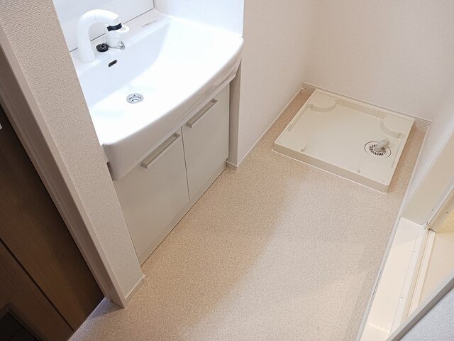 洗面設備　コンパクトで使いやすい洗面所