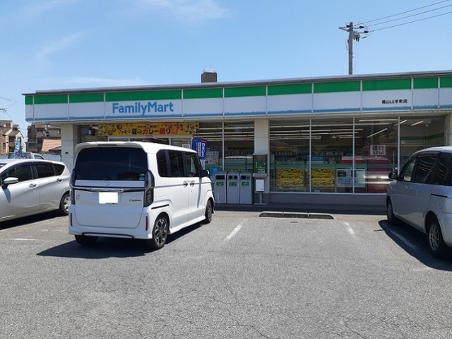 コンビニ　ファミリーマート福山山手町店（コンビニ）まで580m