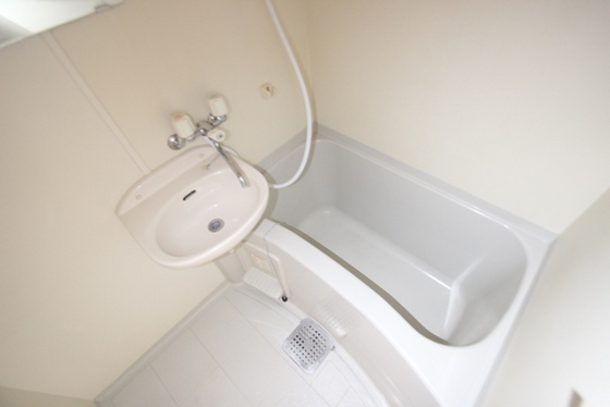 バス・シャワールーム　※別号室の写真です