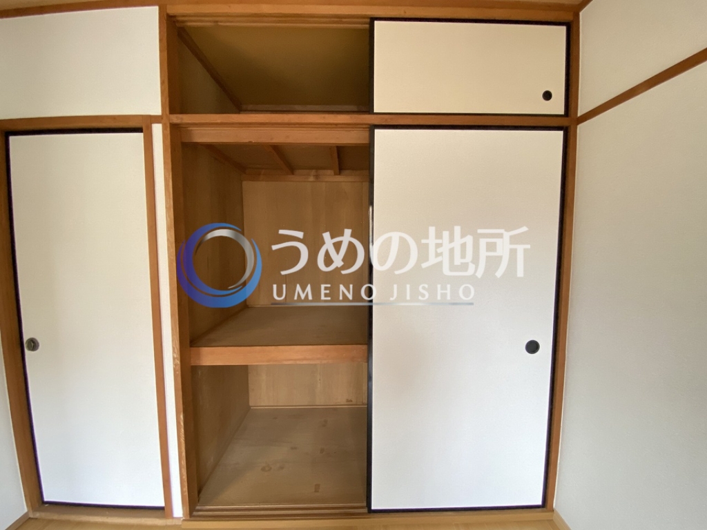 収納　洋室２収納