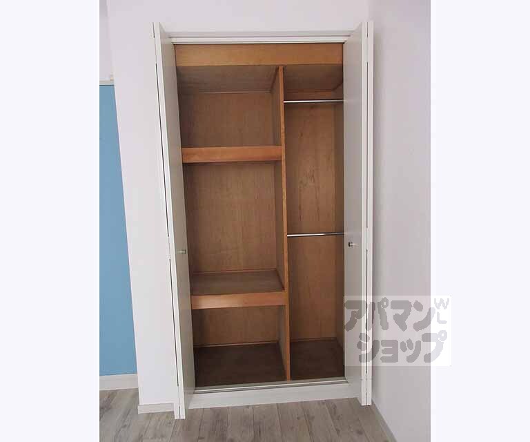 収納　ウォークインクローゼットです・