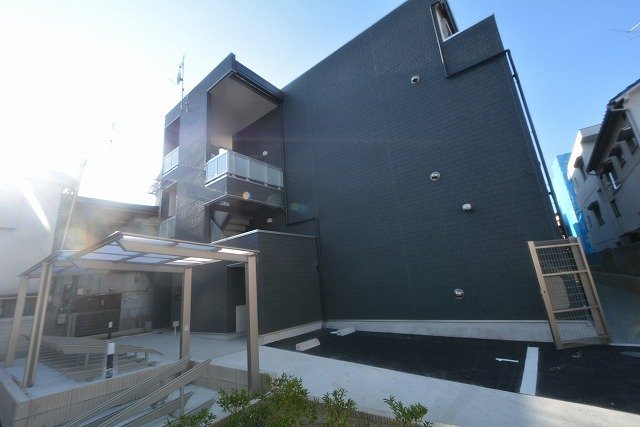 建物外観　オートロック・モニター付きインターホン完備☆