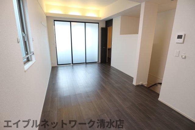 居室・リビング　同物件同タイプ