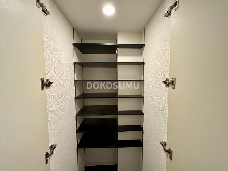 玄関　住まいの顔として相応しい、気品とゆとりのあるエントランス。