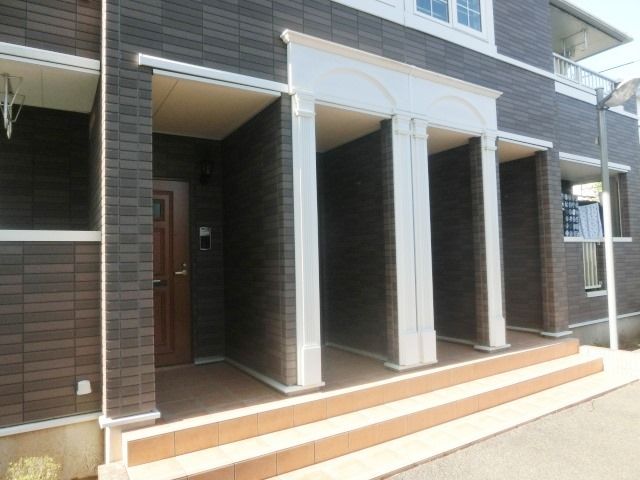 エントランス　建物入り口部分です