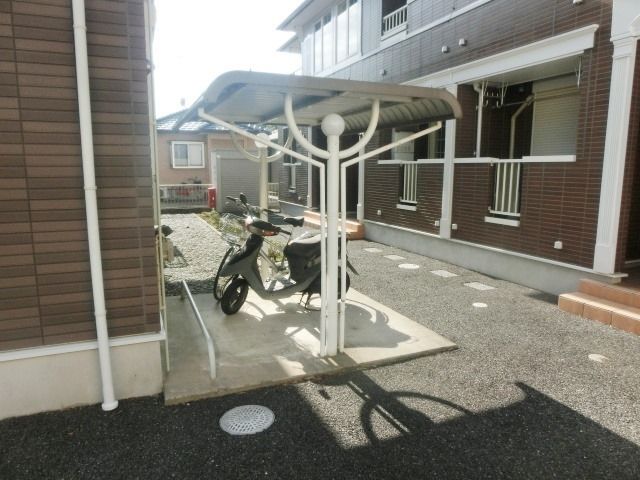 その他　屋根付きの駐輪場です