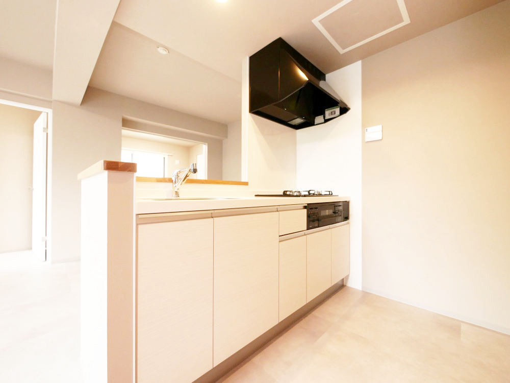キッチン　人気の対面システムキッチンタイプです