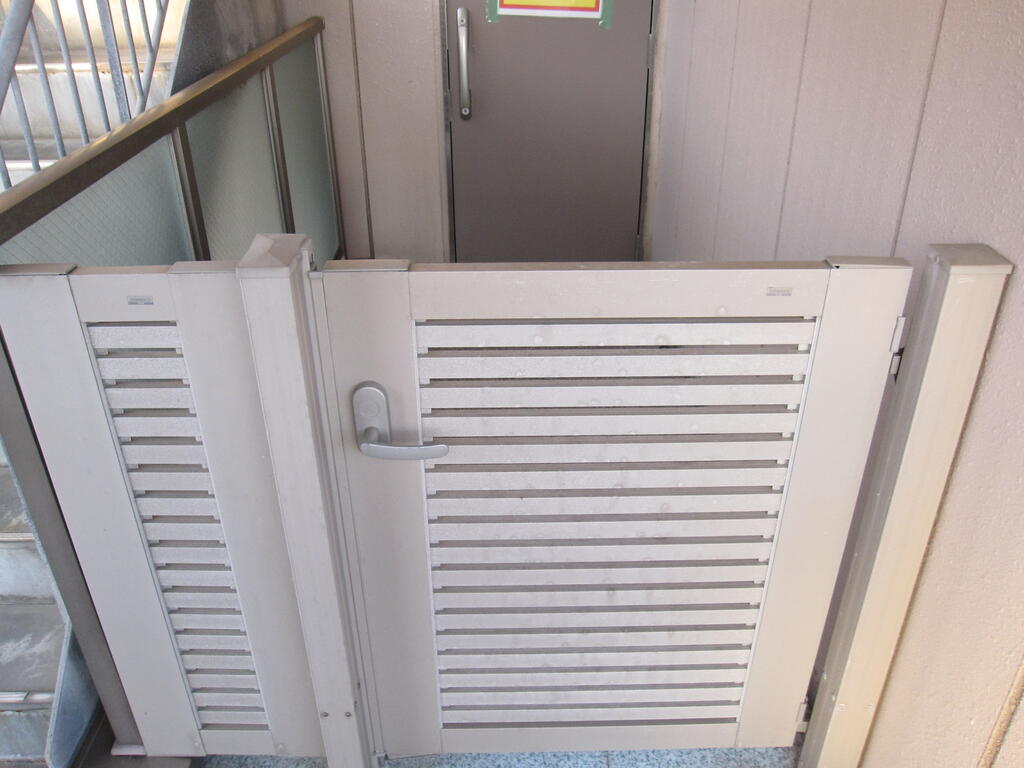 玄関　※他のお部屋の内観です※