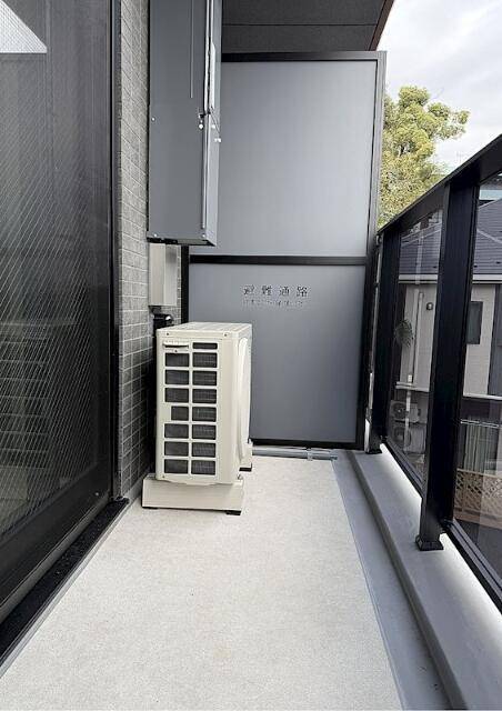 バルコニー　バルコニー有り