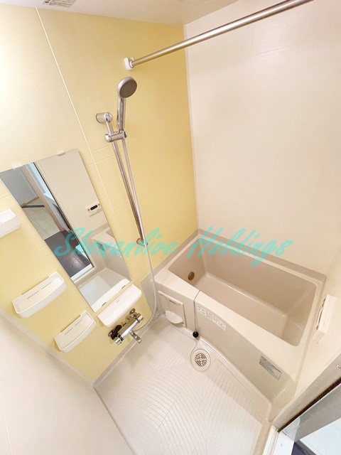 バス・シャワールーム　浴室乾燥付き♪