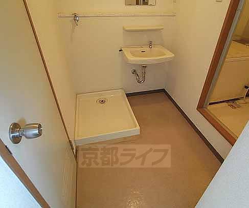 洗面設備　脱衣スペースも充分に確保