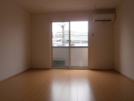 居室・リビング　エアコン付きで快適に過ごせます。