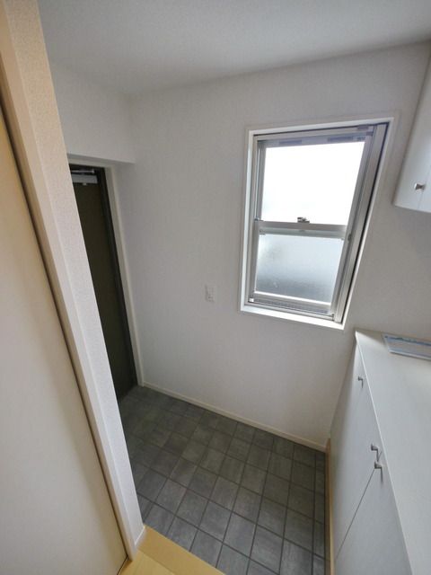 玄関　★玄関・下駄箱付です★